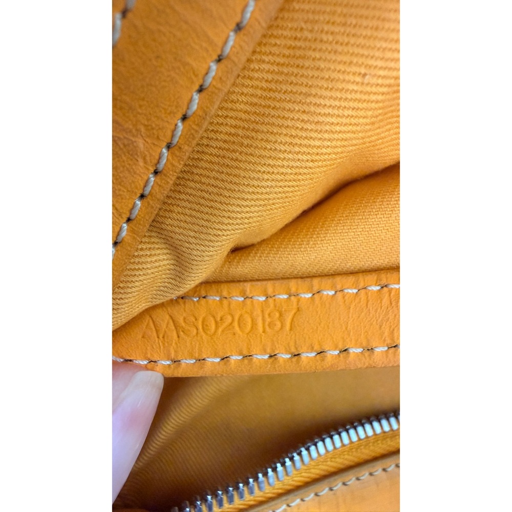 AUTHENTIC GOYARD CAP VERT YELLOW CROSSBODY BAG - Picture 16 of 16